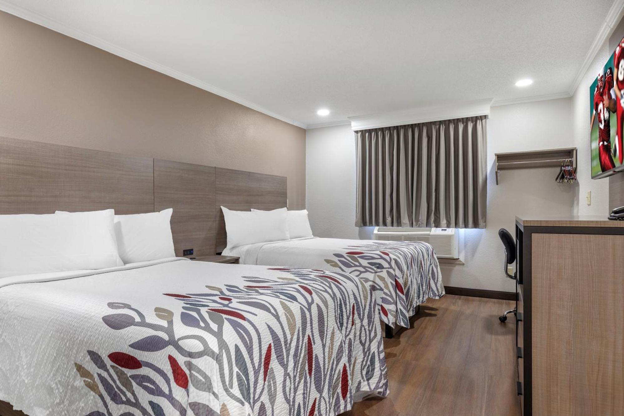 Hotel Red Roof 2*