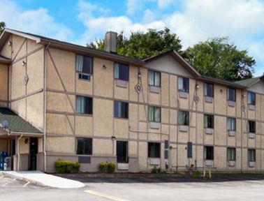 Red Roof Hotel
